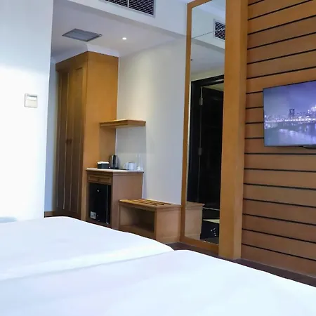 The Grantage Hotel & Sky Lounge Serpong Exterior photo