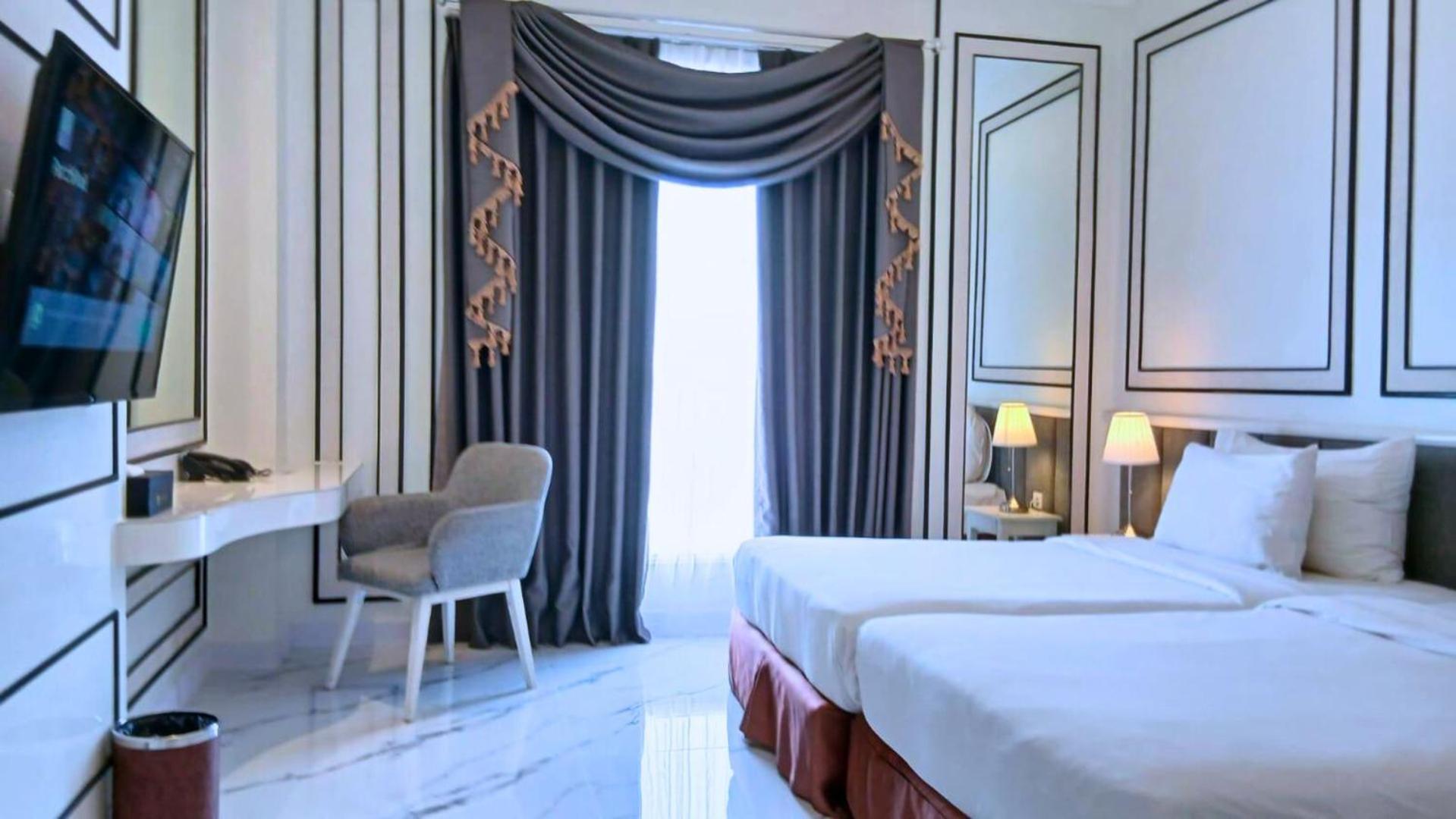 The Grantage & Sky Lounge Hotel Serpong