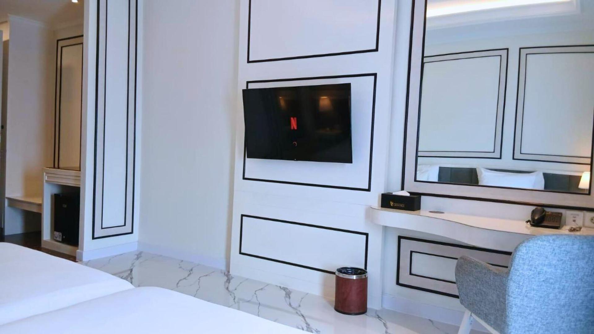 Hotel The Grantage & Sky Lounge Serpong