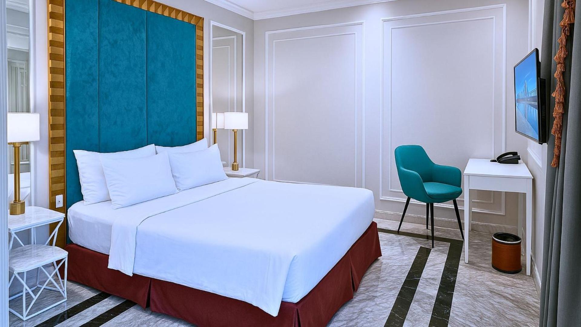 The Grantage & Sky Lounge 3* Serpong