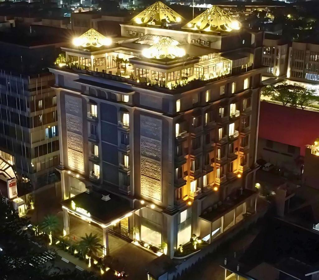 Hotel The Grantage & Sky Lounge